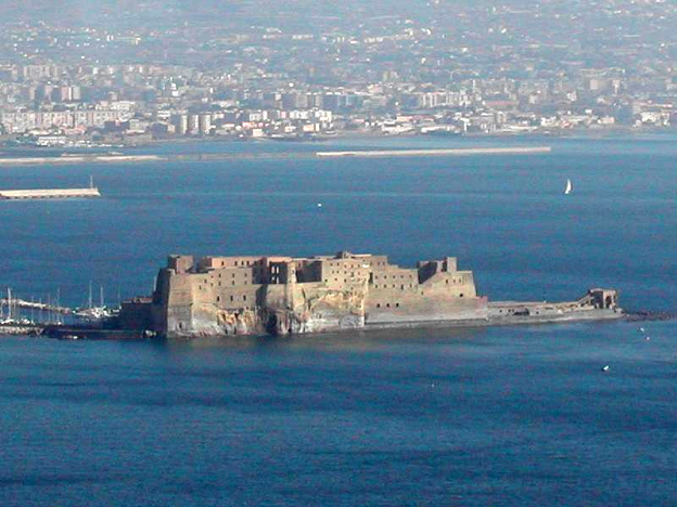 Château de l'Œuf à Naples